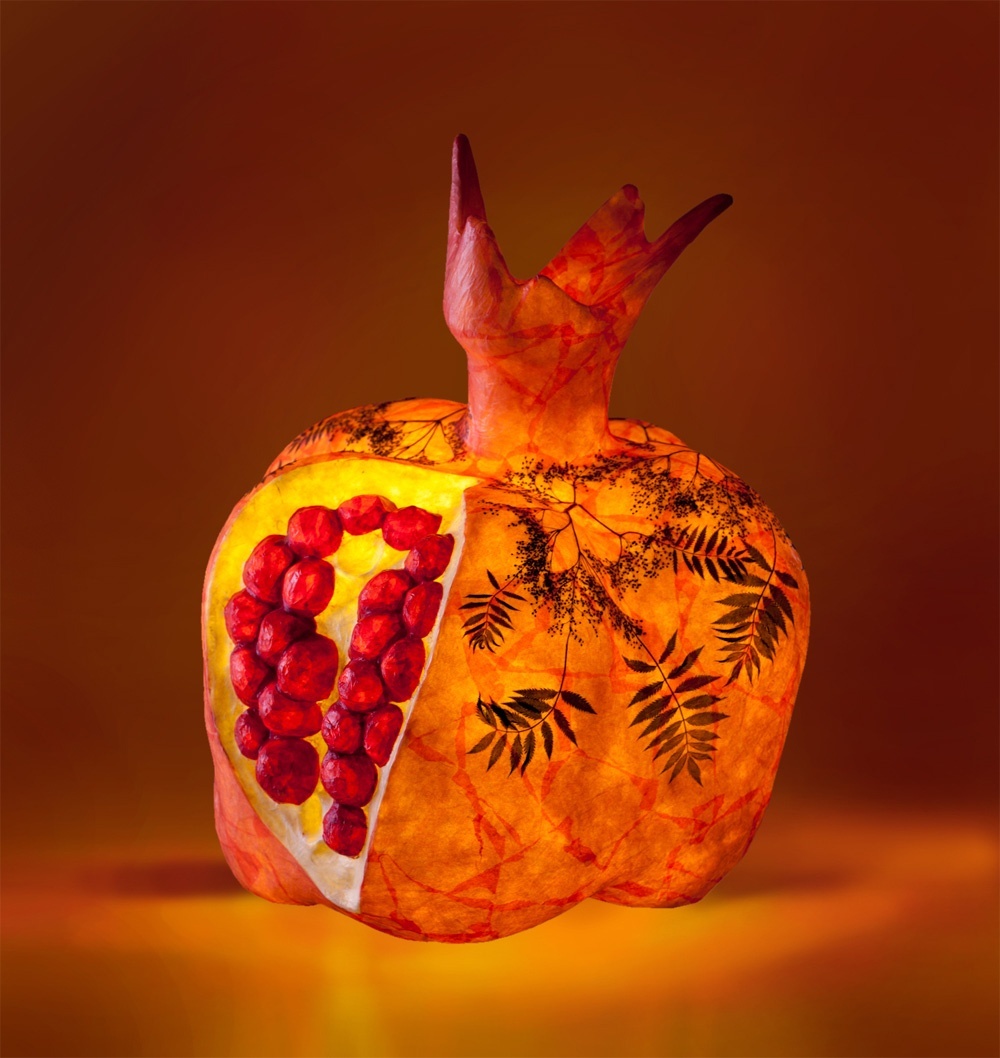 Granatapfel, light sculpture by Elena Wuest